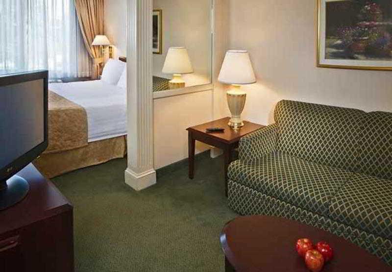 Springhill Suites By Marriott Philadelphia Віллоу-Ґров Номер фото